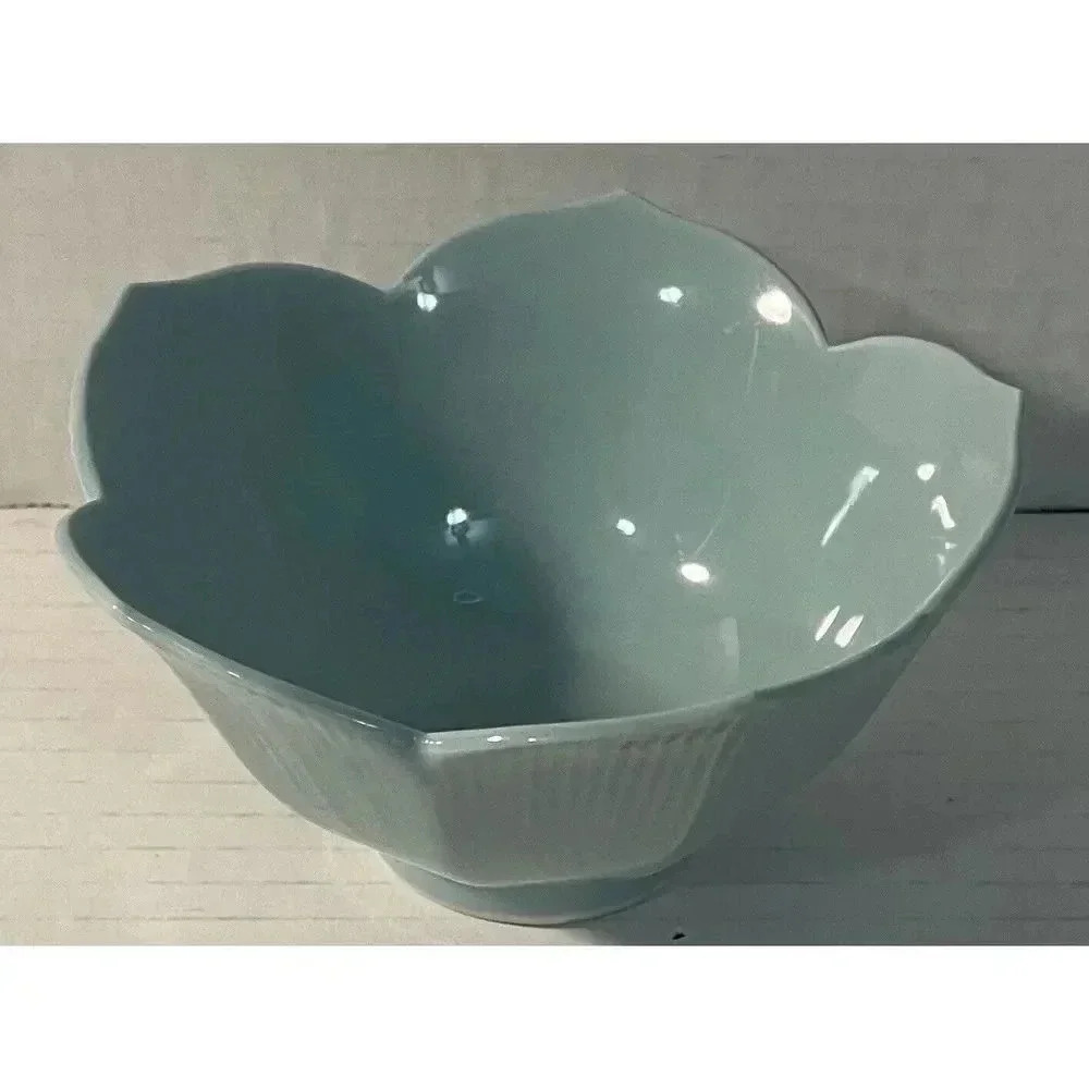 Vintage Lotus Flower Aqua Porcelain Japanese‎ Rice Bowl 4.25”W x 2.25”H